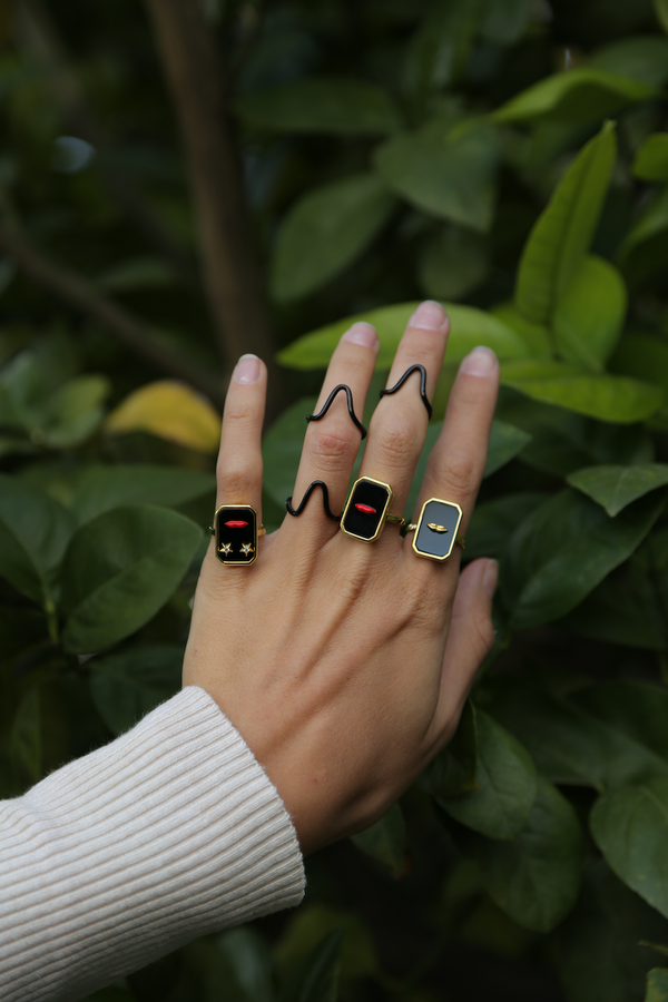 Onyx Lips Ring